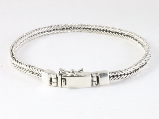 Zilveren armband met vossenstraat schakels en kliksluiting afbeelding 1