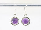 Fijne ronde zilveren oorbellen met amethist afbeelding 3