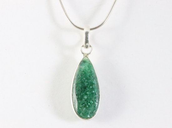 Lange druppelvormige zilveren hanger met jade aan ketting afbeelding 3