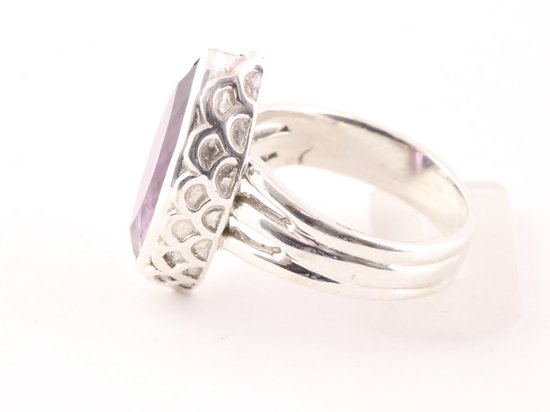 Bewerkte zilveren ring met amethist afbeelding 2