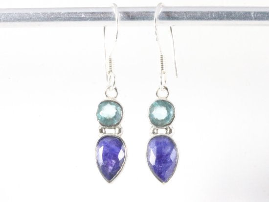 Fijne zilveren oorbellen met blauwe saffier en topaas afbeelding 4