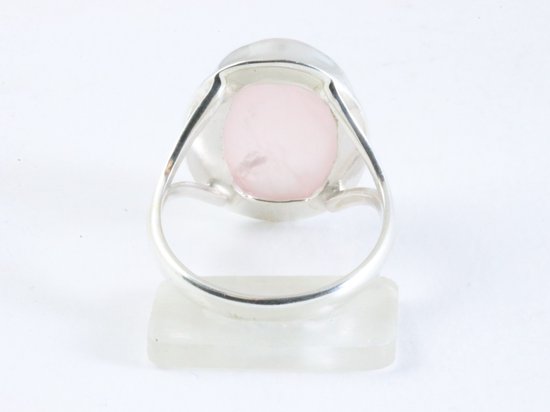 Hoogglans zilveren ring met rozenkwarts afbeelding 3
