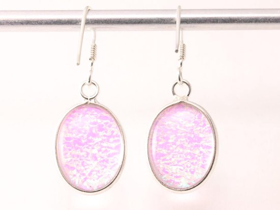 Ovale zilveren oorbellen met opaal afbeelding 3