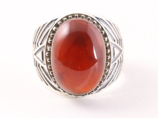 Zware bewerkte zilveren ring met carneool afbeelding 4