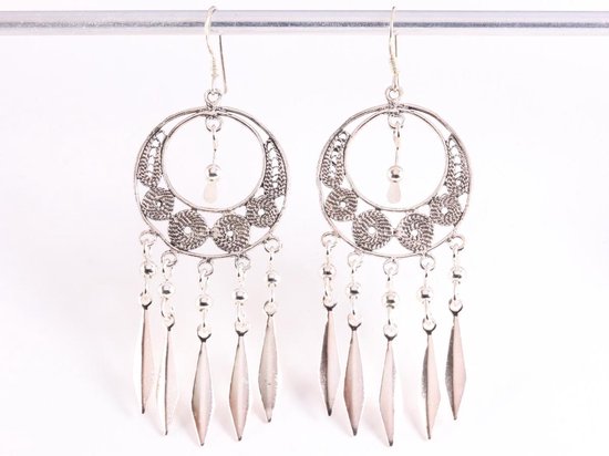 Traditionele lange zilveren filigrein oorbellen afbeelding 4