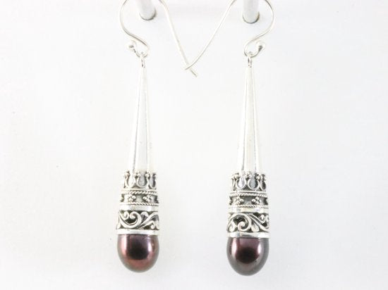 Traditionele bewerkte lange zilveren pegel oorbellen met zwarte parel afbeelding 2