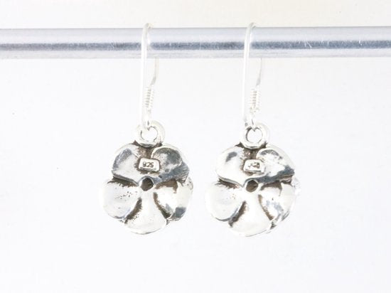 Zilveren roosjes oorbellen afbeelding 2