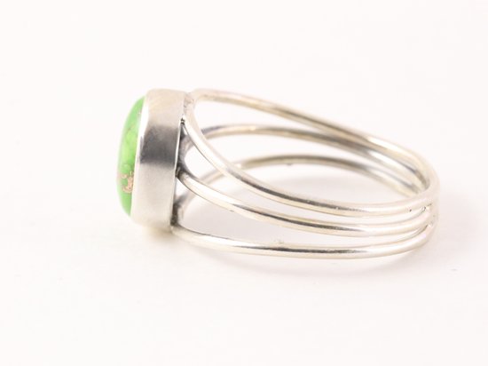 Opengewerkte zilveren ring met groene koperturkoois afbeelding 2