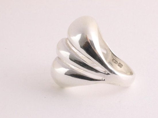 Zware opengewerkte zilveren ring afbeelding 2