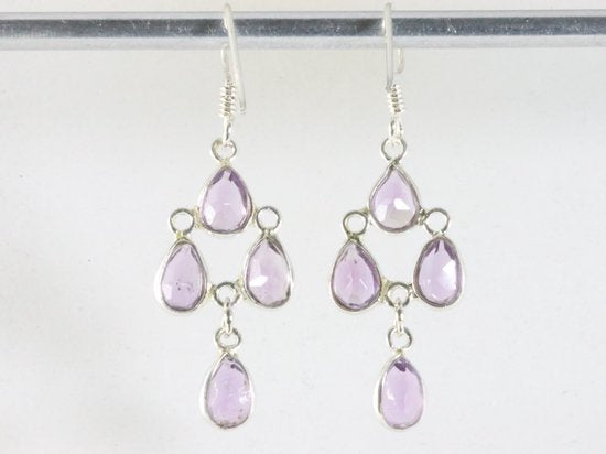 Fijne zilveren oorbellen met amethist afbeelding 2