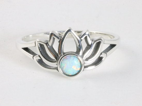 Opengewerkte zilveren lotus bloem ring met welo opaal afbeelding 4