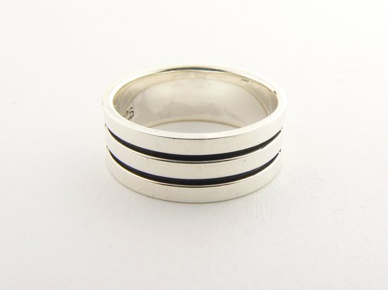 Zilveren ring met zwarte banden afbeelding 1