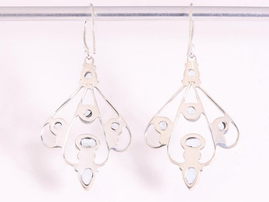 Grote opengewerkte zilveren oorbellen met blauwe topaas afbeelding 3