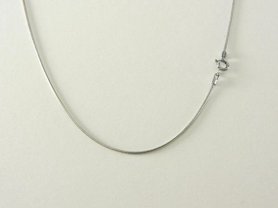 Bewerkte zilveren hanger met amethist aan ketting afbeelding 3