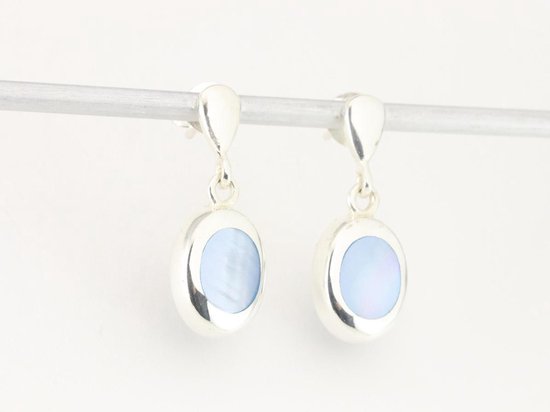 Hoogglans zilveren oorstekers met lichtblauwe schelp afbeelding 4