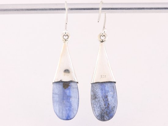 Bewerkte zilveren oorbellen met kyaniet afbeelding 3