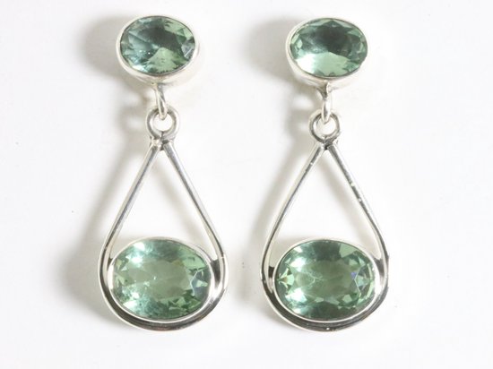 Opengewerkte zilveren oorstekers met groene amethist afbeelding 3