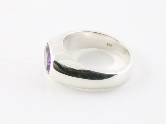 Hoogglans zilveren ring met amethist afbeelding 2