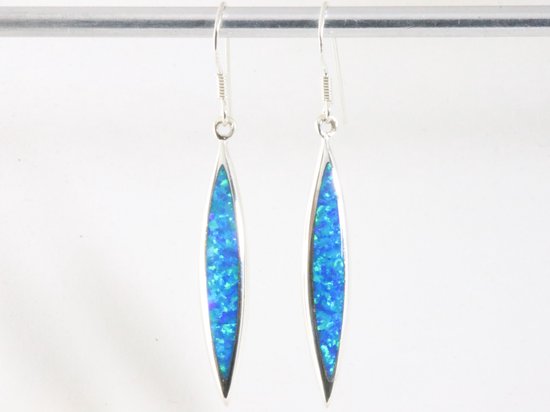 Fijne lange druppelvormige zilveren oorbellen met Australische opaal afbeelding 3