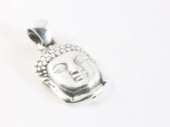 Zilveren Boeddha hanger aan ketting afbeelding 2