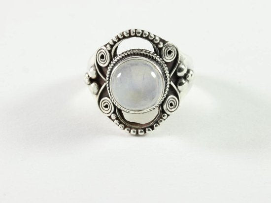 Opengewerkte zilveren ring met regenboog maansteen afbeelding 2