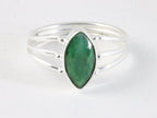 Opengewerkte zilveren ring met smaragd afbeelding 4