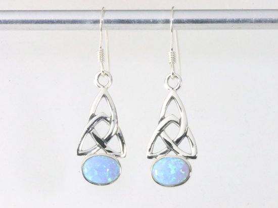 Fijne opengewerkte zilveren oorbellen met Australische opaal afbeelding 3