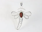 Opengewerkte zilveren libelle hanger met granaat afbeelding 3