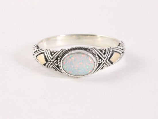 Fijn bewerkte zilveren ring met welo opaal en 18k gouden decoraties afbeelding 4