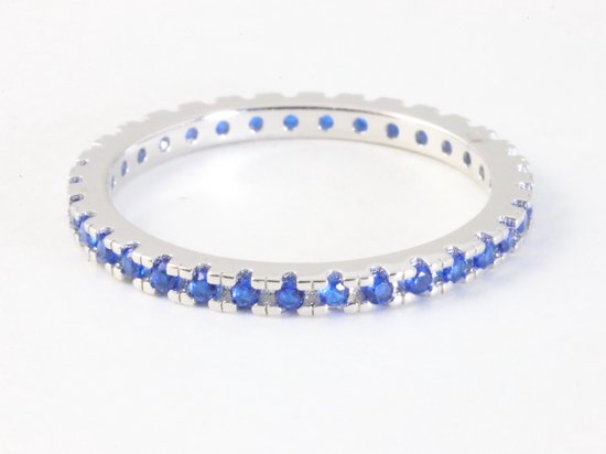 Fijne zilveren ring met blauwe saffier afbeelding 1