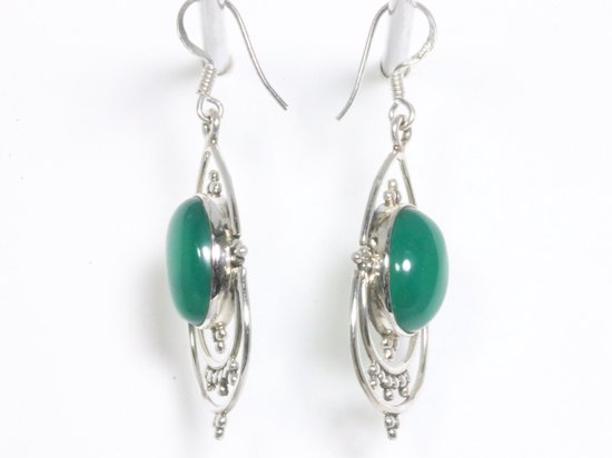 Lange opengewerkte zilveren oorbellen met groene onyx afbeelding 2