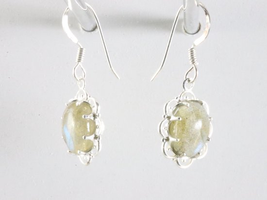 Fijne opengewerkte zilveren oorbellen met labradoriet afbeelding 2