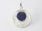 Ronde opengewerkte zilveren hanger met lapis lazuli afbeelding 3