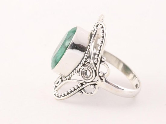 Opengewerkte zilveren ring met smaragd afbeelding 2
