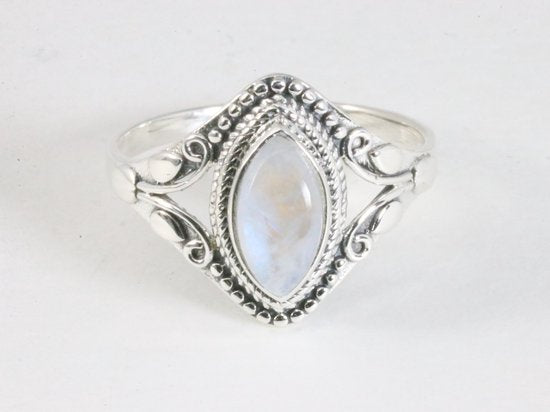 Fijne bewerkte zilveren ring met regenboog maansteen afbeelding 4