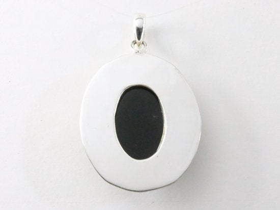 Grote bewerkte zilveren hanger met onyx afbeelding 3
