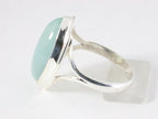 Hoogglans zilveren ring met aqua chalcedoon afbeelding 2