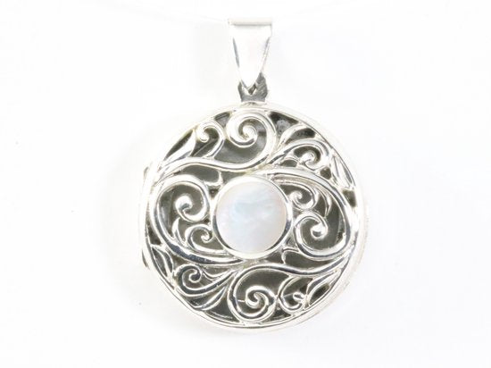 Rond opengewerkt zilveren medaillon met parelmoer afbeelding 4