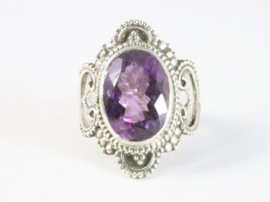 Bewerkte zilveren ring met amethist afbeelding 4