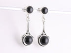 Bewerkte zilveren oorstekers met onyx afbeelding 2