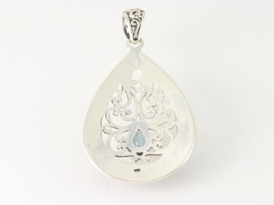 Traditionele opengewerkte zilveren hanger met blauwe topaas afbeelding 3