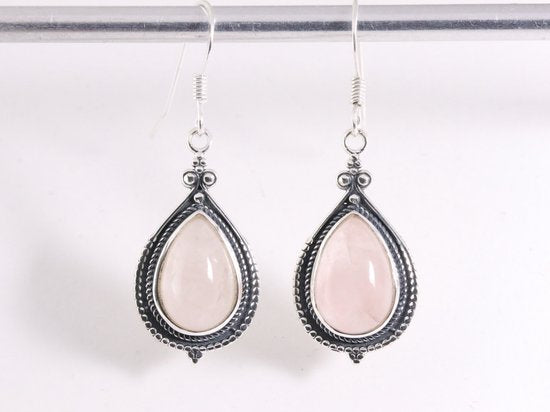 Bewerkte zilveren oorbellen met rozenkwarts afbeelding 4