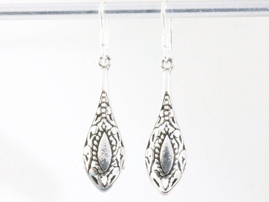 Fijne opengewerkte zilveren oorbellen afbeelding 4