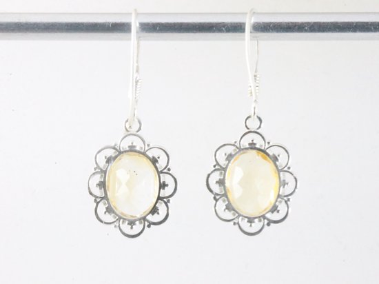 Fijne opengewerkte zilveren oorbellen met citrien afbeelding 3