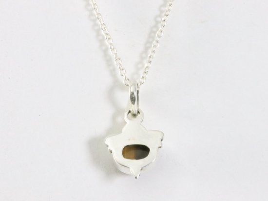 Fijne bewerkte zilveren hanger met tijgeroog aan ketting afbeelding 3