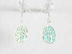Ronde zilveren oorbellen met levensboom op groene turkoois afbeelding 2