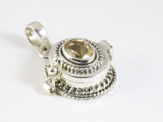 Traditioneel bewerkt zilveren medaillon met citrien afbeelding 2