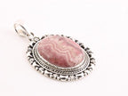 Bewerkte zilveren hanger met rhodochrosiet aan vossenstaart ketting afbeelding 2