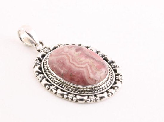 Bewerkte zilveren hanger met rhodochrosiet aan vossenstaart ketting afbeelding 2