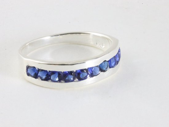 Fijne hoogglans zilveren ring met blauwe saffier afbeelding 1